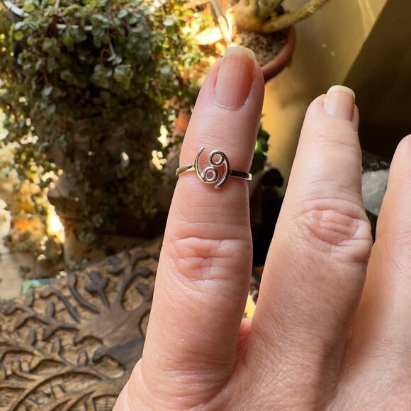 Cancer Sterling Silver Toe Ring - Picture 4 of 5